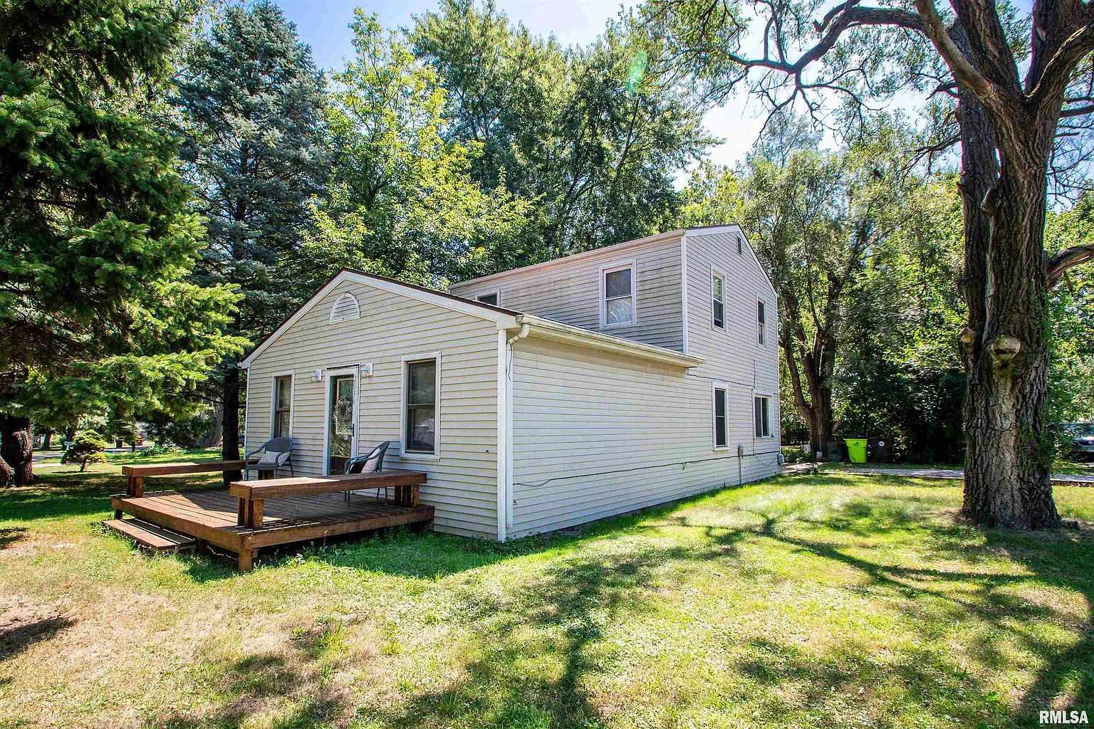 2036 W Richwoods Blvd photo 1