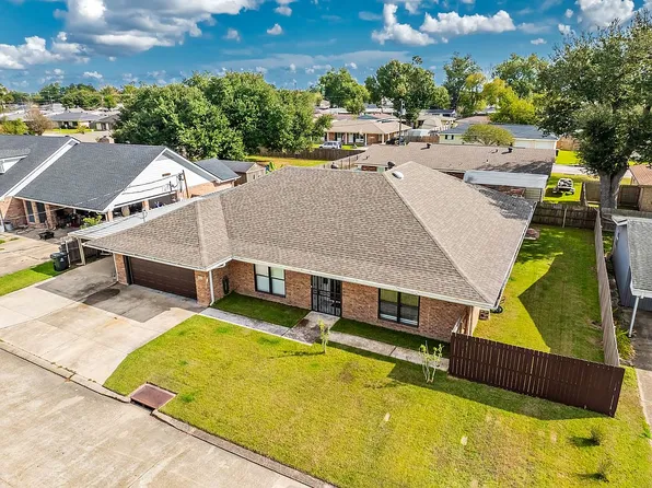 305 Foster Dr, Houma, LA 70363
