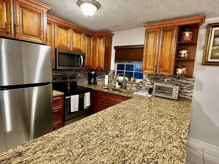 7526 SW 7th Ct — Photo 5