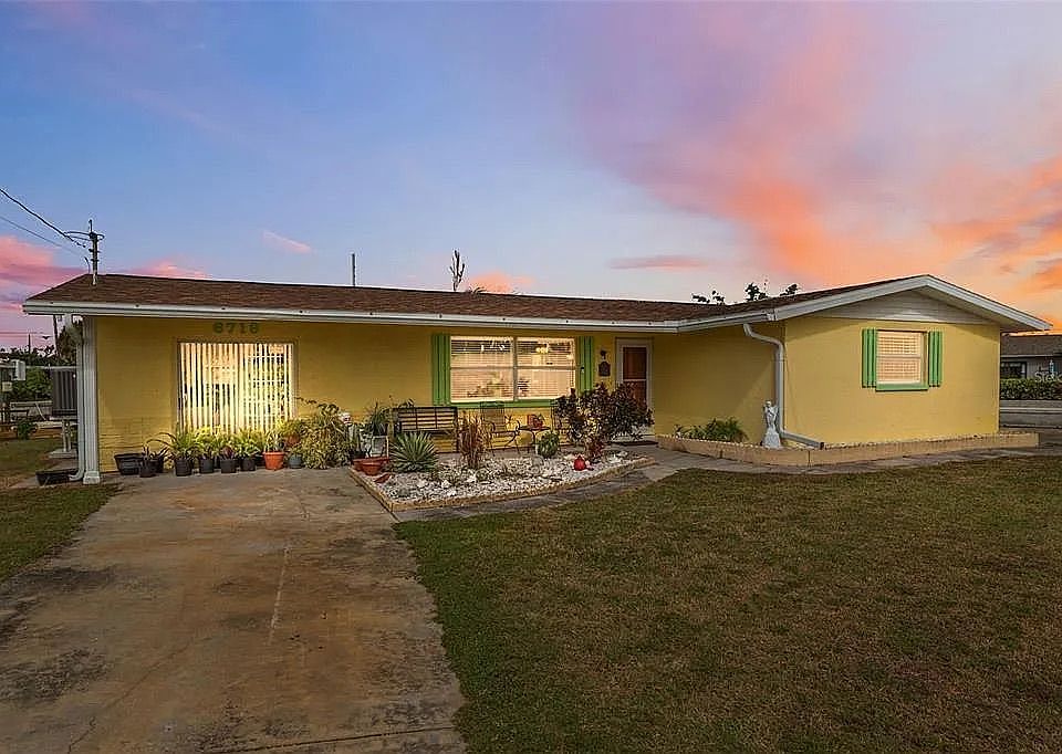 1st image of 6719 Albatross Ln