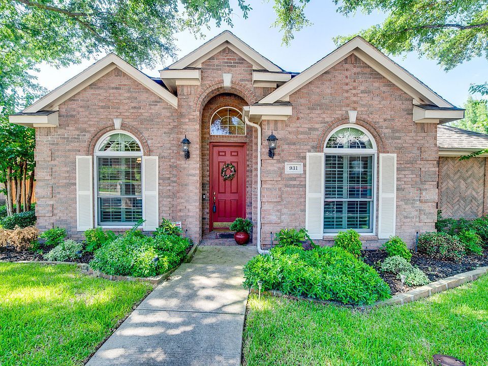 931 Briar Oaks.jpg