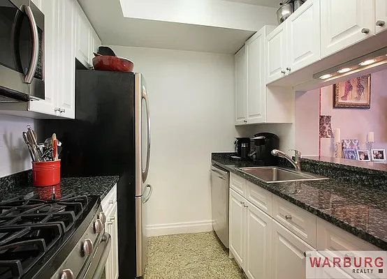 Sold by Warburg | media 13
