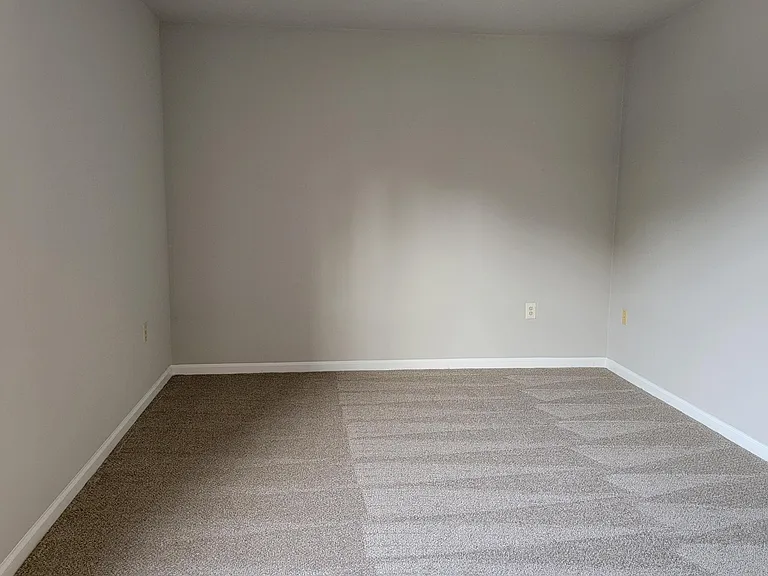 63 Hilldale Dr — Photo 11