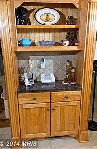 Custom made built in butlers pantry