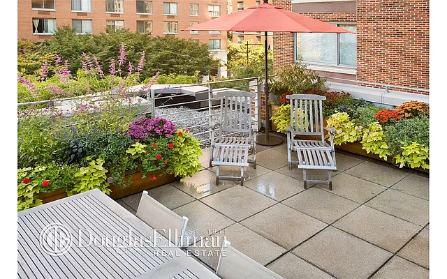 Sold by Douglas Elliman | media 20