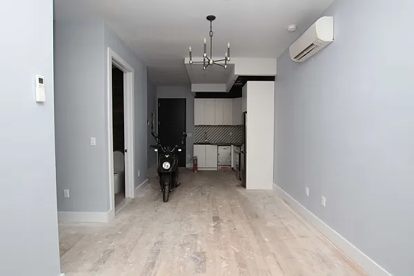 Rented by Nooklyn NYC LLC | media 44