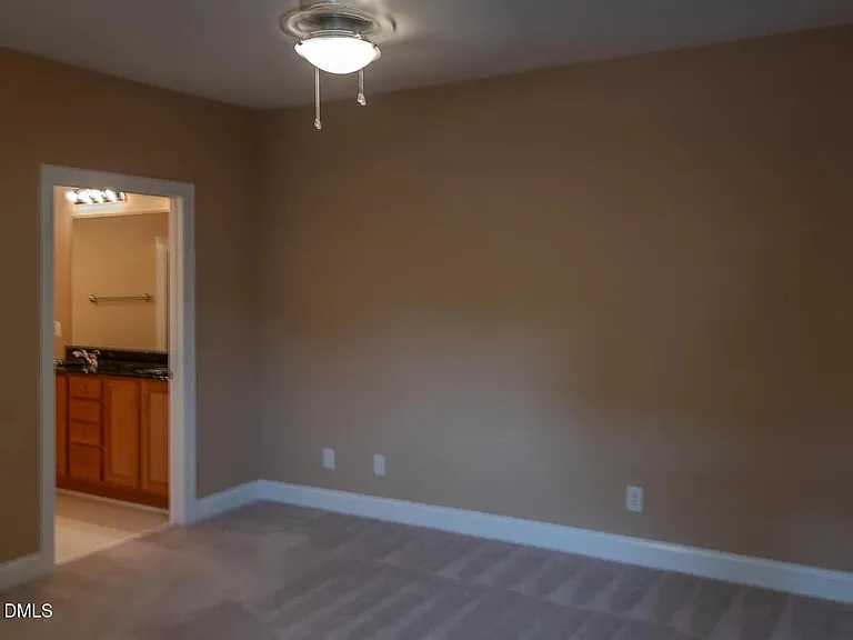 822 Providence Glen Dr — Photo 13