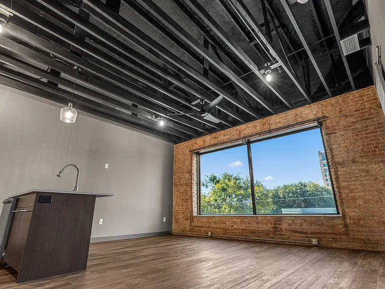 905 9th St #LOFT G — Photo 15