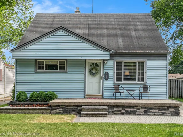 111 Leroy Ave, Clawson, MI 48017