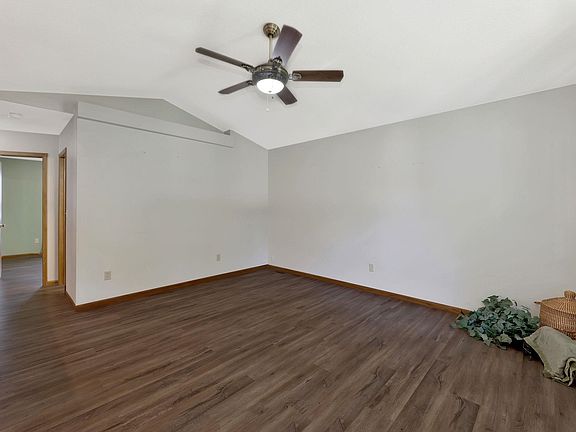 5th image of 800 W Deerfield Cir