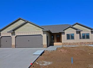 617 S Berretta Ln, Sioux Falls, SD 57106