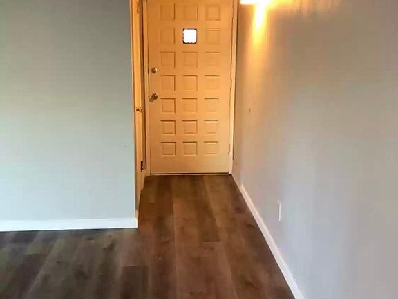 3rd image of 919 Bell St #C