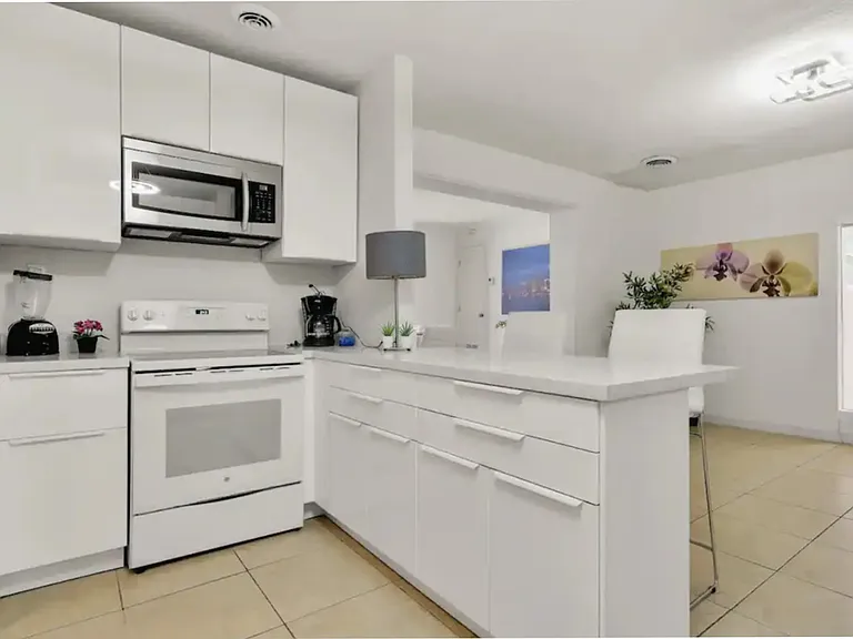 2710 SW 22nd Ave — Photo 39