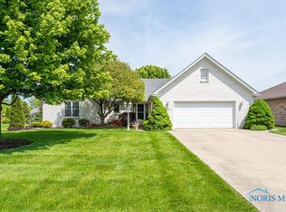 1013 S Lallendorf Rd, Oregon, OH 43616