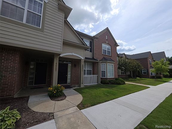3rd image of 4065 Radcliff Dr