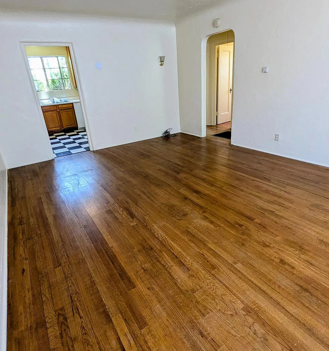 301 Girard Blvd SE — Photo 3