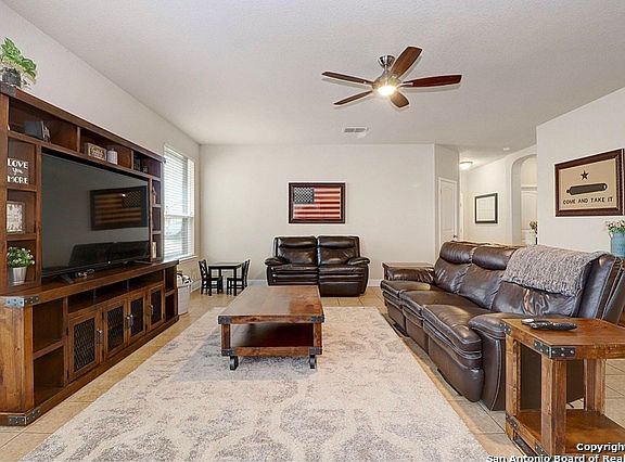 5th image of 5911 Akin Pl