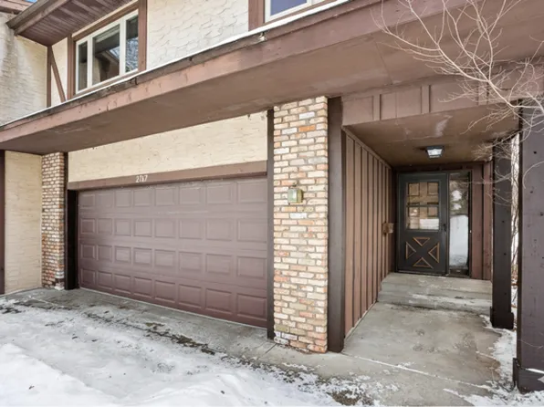 2767 21st St NW, New Brighton, MN 55112