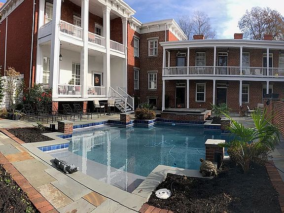 3rd image of 2209 E Broad St