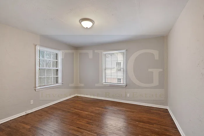 3 bed, 1.0 bath, 1172 sqft, $1,745 — Photo 3