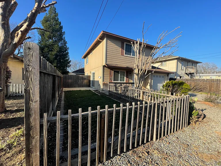 850B Shearer St — Photo 32