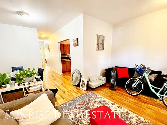 Rented by Sunrise Real Estate | media 4
