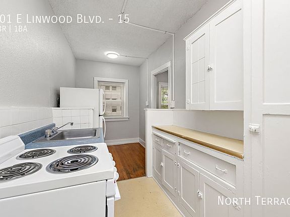 3rd image of 901 E Linwood Blvd APT 15