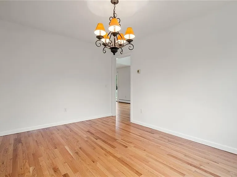 43 Bluegrass Dr — Photo 9