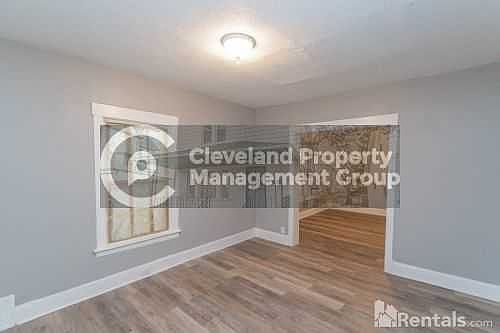 3rd image of 15704 Arcade Ave