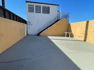 2805 E Thompson St #A, Long Beach, CA 90805