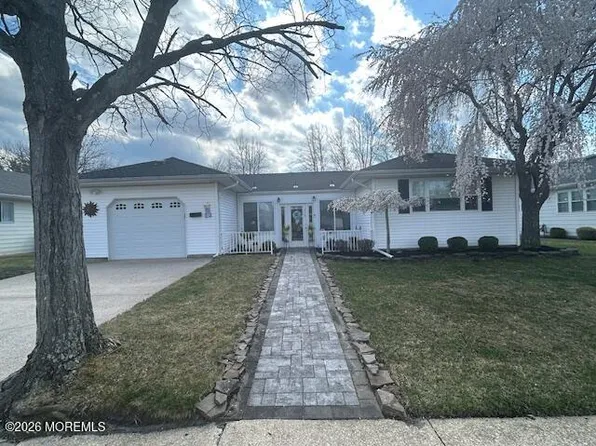 315 Curacao Street, Toms River, NJ 08757
