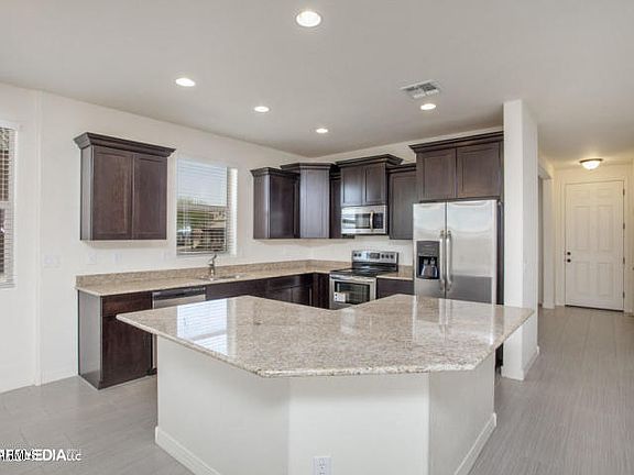 3rd image of 2821 E Sunset Hills Dr