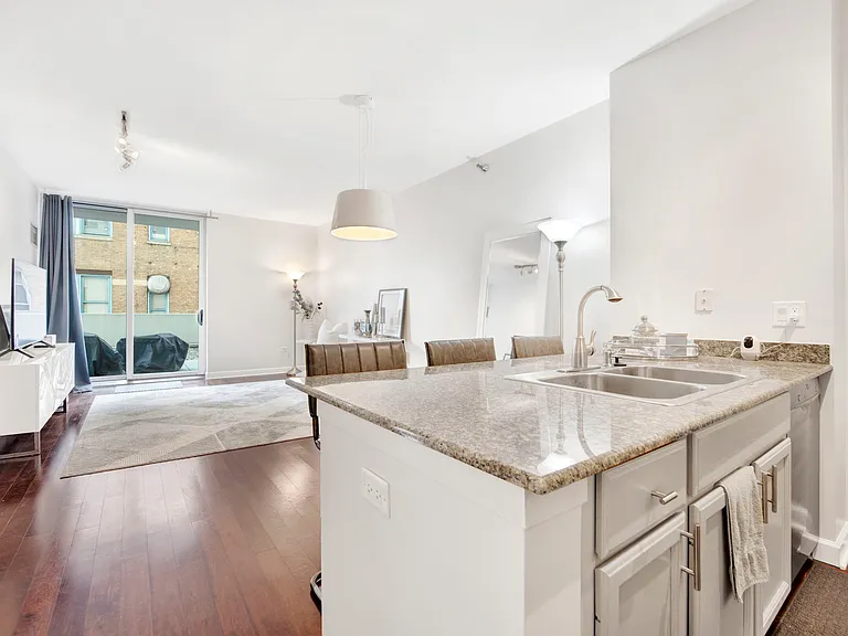W Huron St — Photo 11