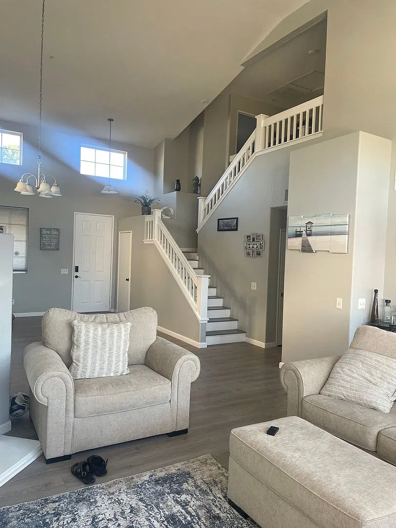 Gorgeous And Immaxculate 4 Bdrm 3 Ba Story Home For Lease Palmdale! Pet Friendly — Photo 3