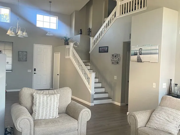 5449 Essex Dr — Photo 3
