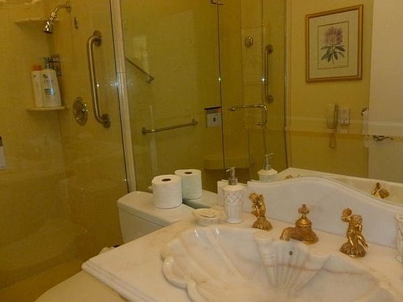 3rd image of 1840 Broadway APT 401