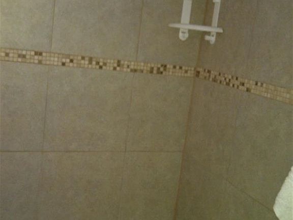 5th image of 1087 E Hiawatha