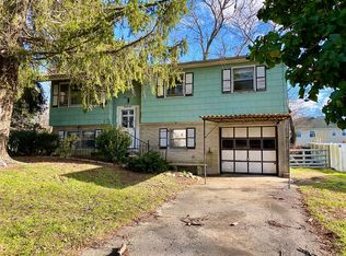 21 Neal St, Jackson, NJ 08527