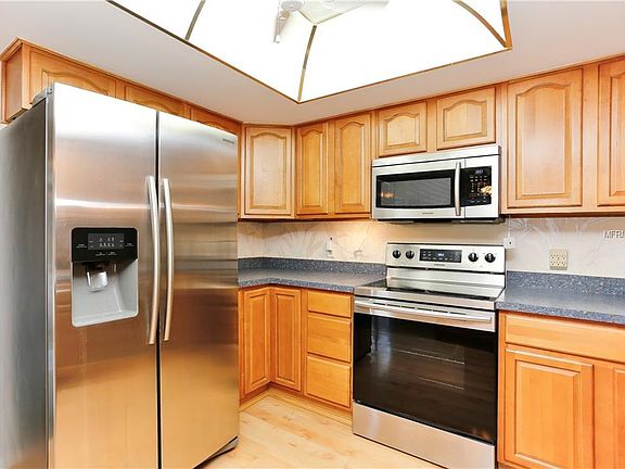 5th image of 10007 Linden Place Dr