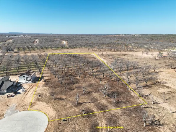 112 Palamino Ct, Granbury, TX 76049