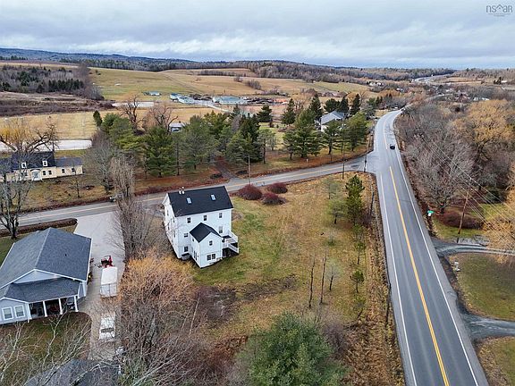 2nd image of 15 Falmouth Dyke Rd