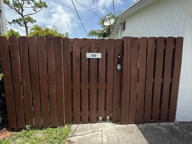 3961 Park Ln #B — Photo 10