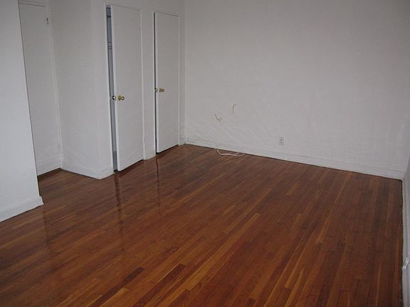 5th image of 60 Beacon Hill Dr #3