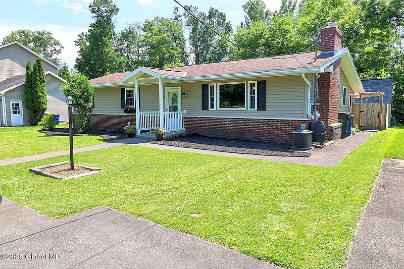 2nd image of 8 Jefferson Avenue