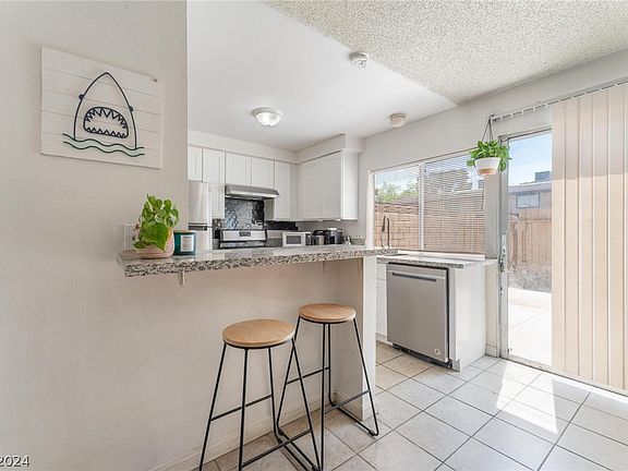 2nd image of 6228 Meadow Vista Ln
