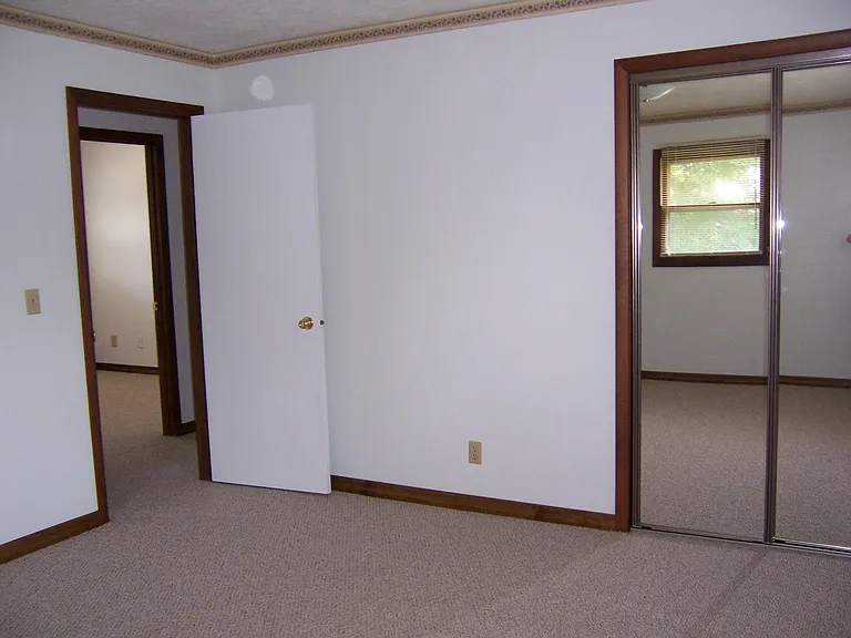1801 Johnson Dr — Photo 5