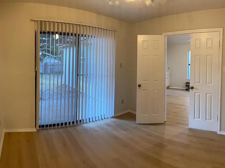 Additional bedroom or office which opens on to the patio