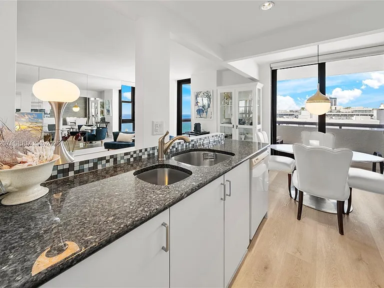 2555 Collins Ave #2014 — Photo 23