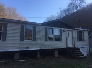 732 Slones Br, Raccoon, KY 41557