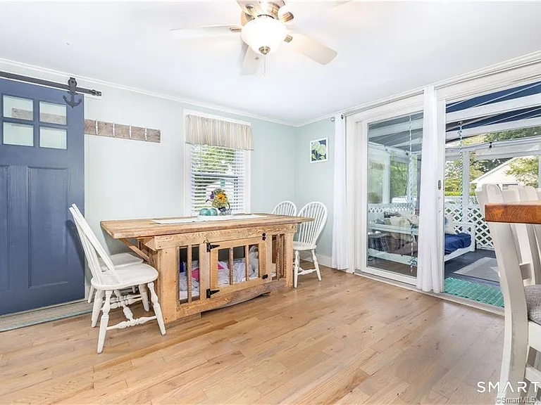4 Elinor Rd — Photo 8